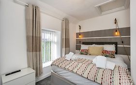 The New Lodge - Cottage - Tv In Every Bedroom!